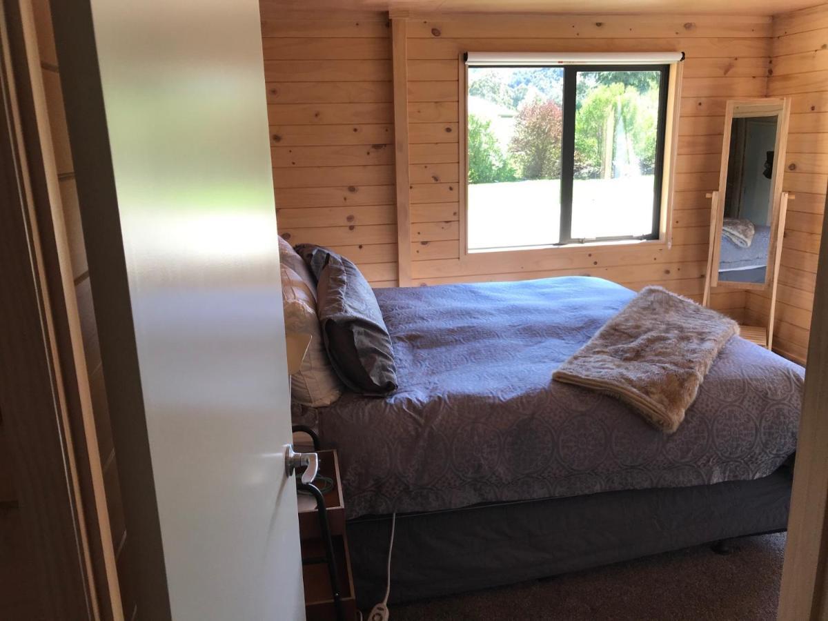 Aroha Anchor Apartment モトゥイーカ エクステリア 写真